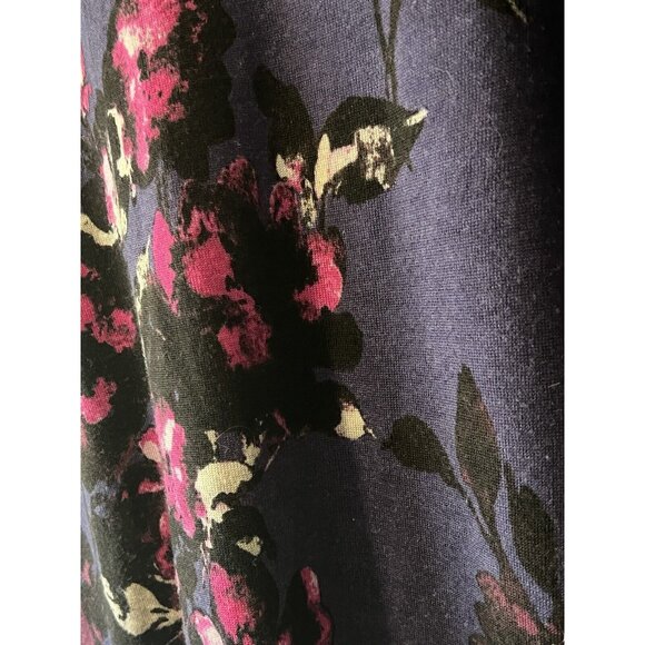 LORD & TAYLOR 100% Extra Fine Merino Wool Sweater Floral Size Medium Modern City - Picture 16 of 16